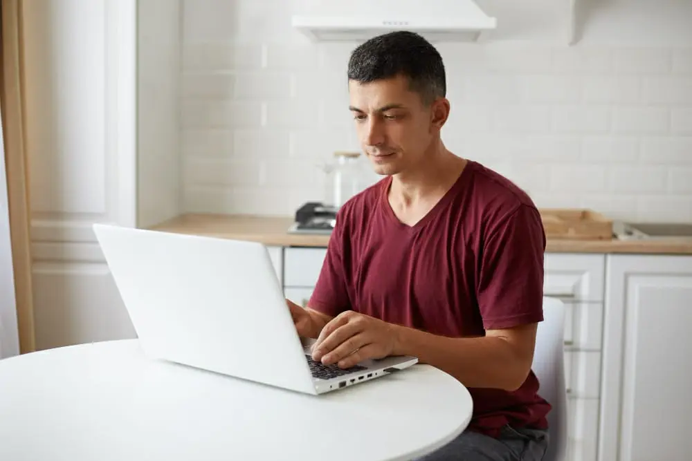 Los factores que más influyen en el precio de una notebook