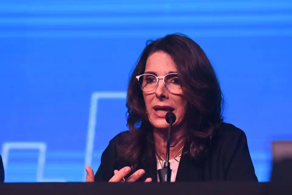 Renunció la Ministra de Desarrollo Territorial y Hábitat María Eugenia Bielsa