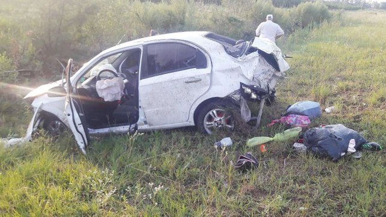 Una familia volcó en ruta 14