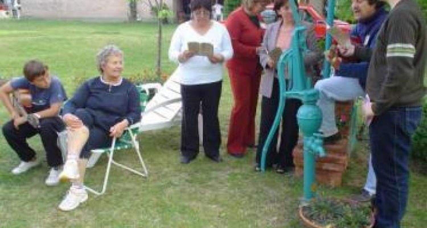 El Coro Polifónico repitió las sorpresas “a domicilio”