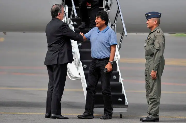 Evo Morales llegó a México y dijo que López Obrador le salvó la vida