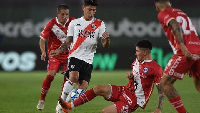Argentinos le ganó a River por la Copa de La Liga