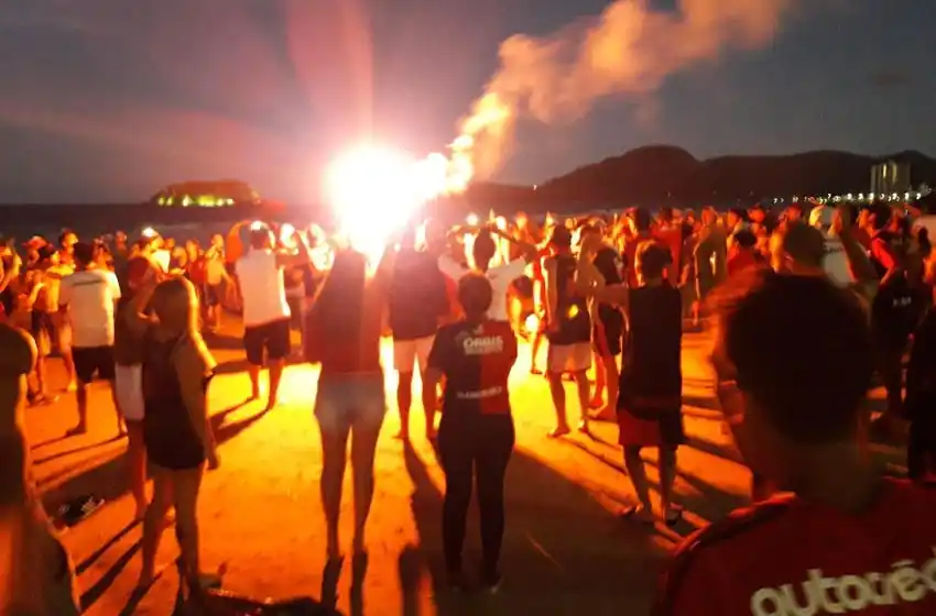 Los hinchas de Newell’s desataron su carnaval en Brasil