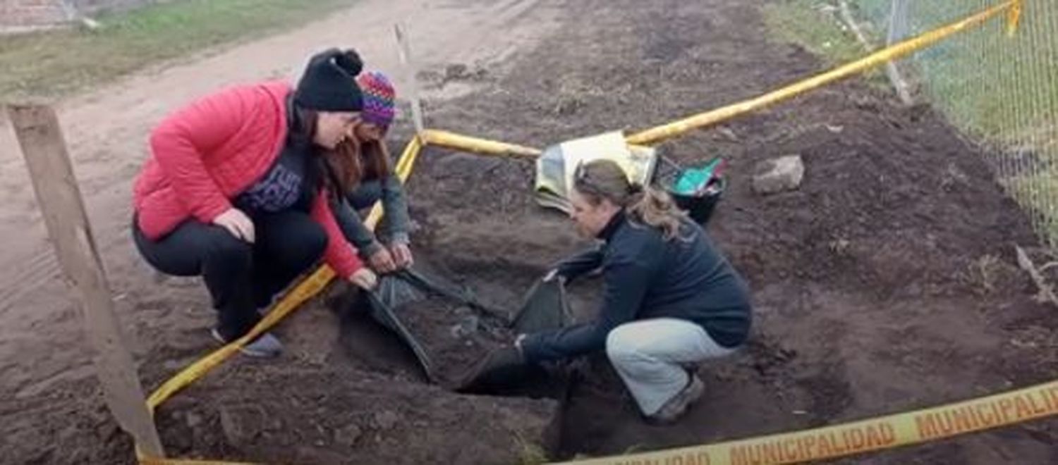 Hallaron nuevos restos humanos mientras excavaban para la obra de agua potable en Santo Tomé