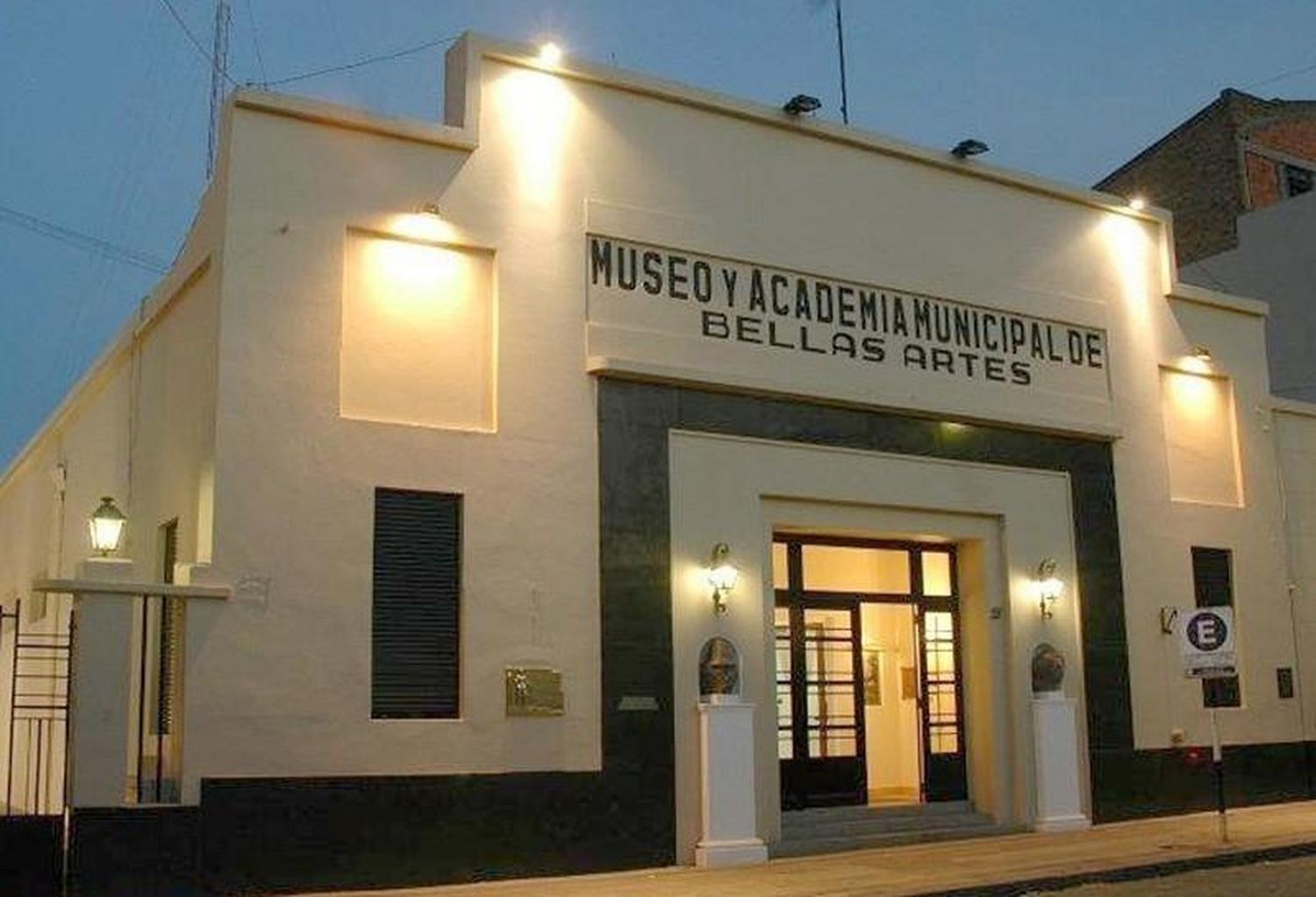 Pintoras argentinas iluminan la salas del Museo de Tandil