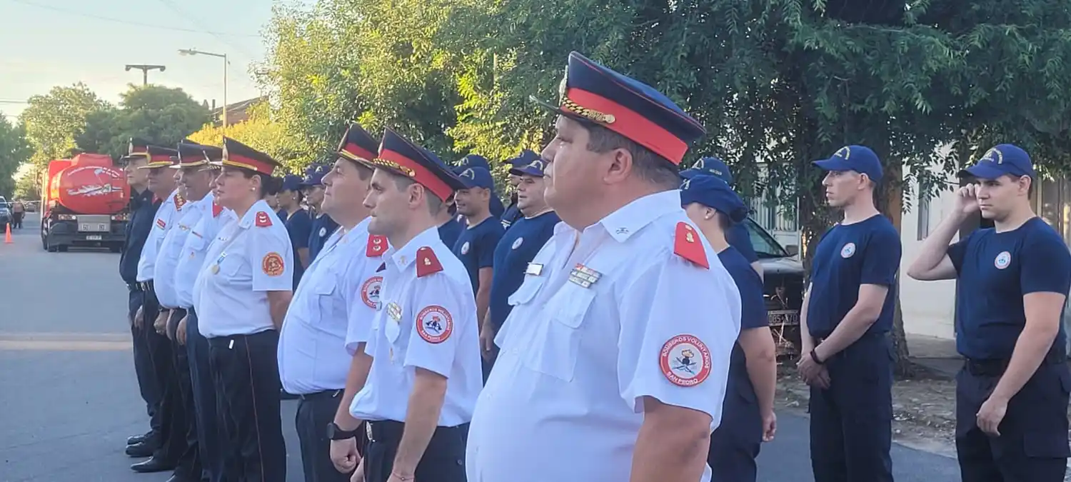 El ascenso de los integrantes del cuerpo activo de Bomberos es una habitualidad en cada cierre de año.