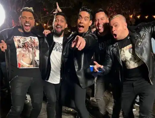 La Dimensión Latina recibe homenaje de Free Cover