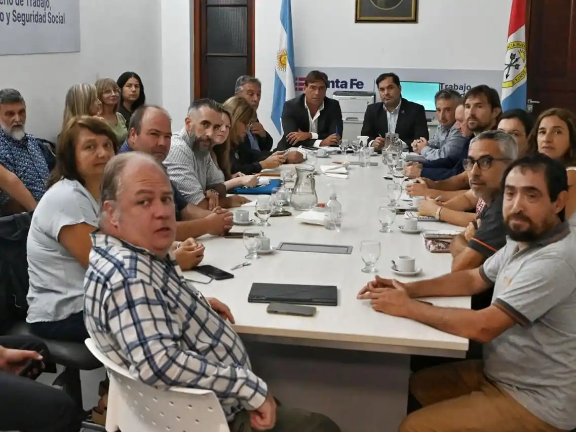 La provincia comenzó la discusión paritaria con los gremios de la salud