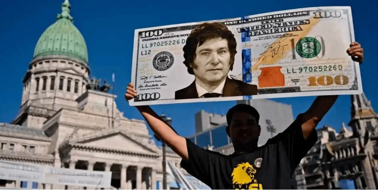 Javier Milei, el presidente a quien sus opositores auguraban una corta estadía, ya lleva un año gobernando y con un alto nivel de adhesión. Para sorpresa de algunos, un sector mayoritario de la sociedad estima que su gestión es buena. Gentileza