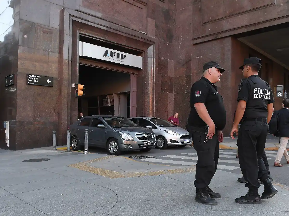 Detuvieron a 7 empleados de la  Afip acusados por tráfico de información