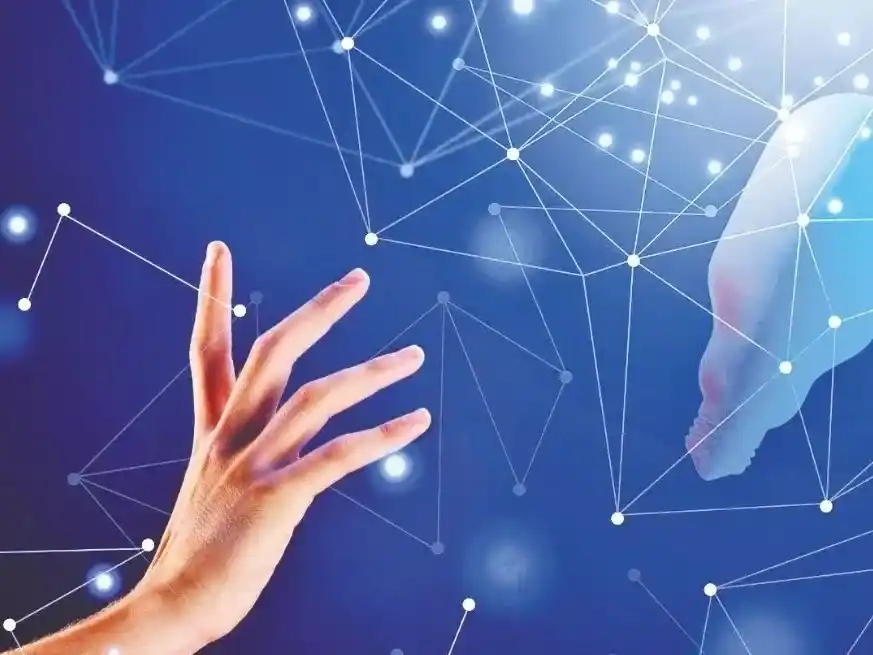 El uso masivo de datos por IA plantea riesgos sobre la privacidad y el control social, destacando la necesidad de una regulación ética y transparente.