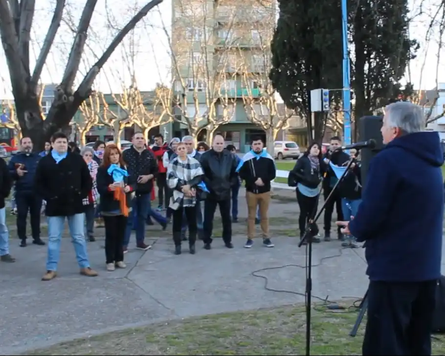 Se celebró por las dos vidas en la plaza Dardo Rocha