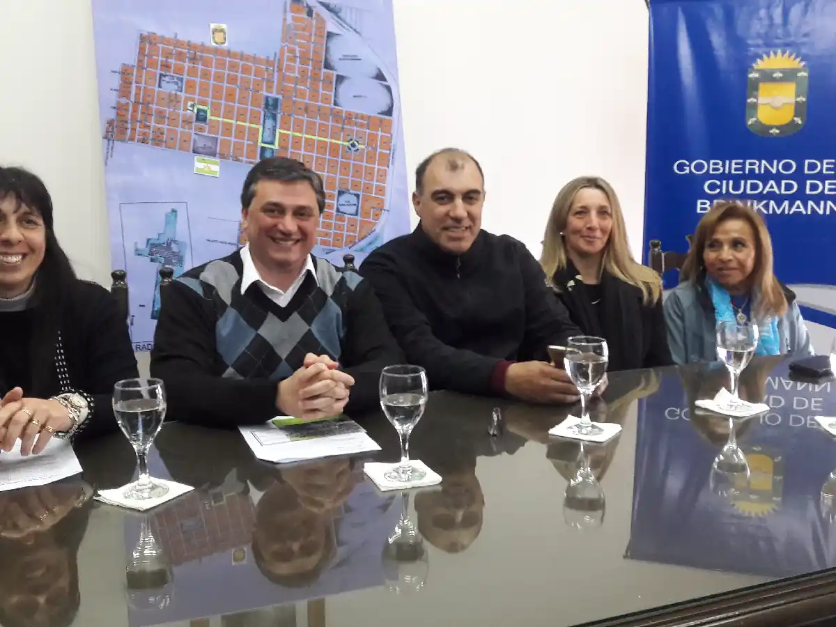 Brinkmann se prepara para el traslado de los restos de sus fundadores