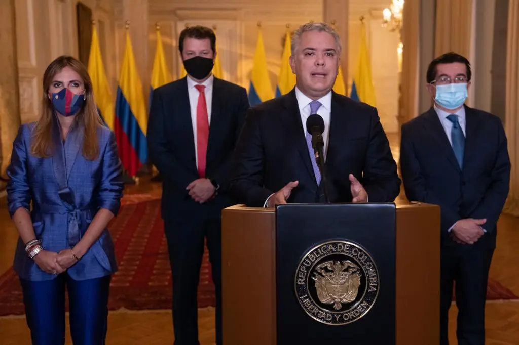 Vacunas contra COVID-19 llegan a Colombia