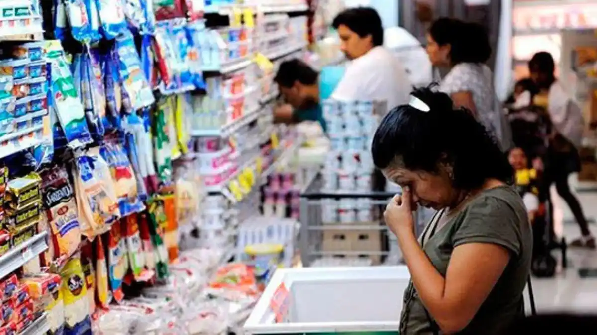 ¿CONSUELO DE TONTOS? Argentina arrebata a Venezuela la corona de la inflación más alta en América Latina