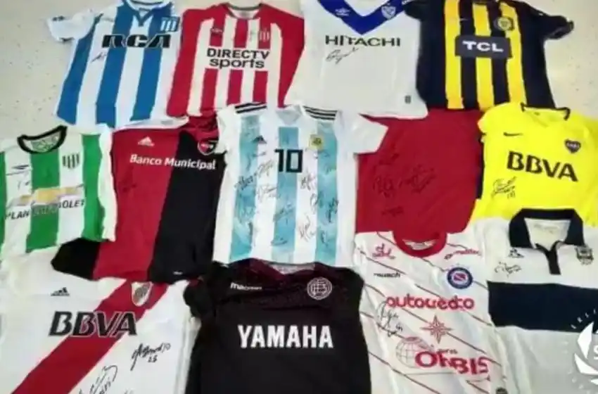 Los jugadores estamparon sus autógrafos