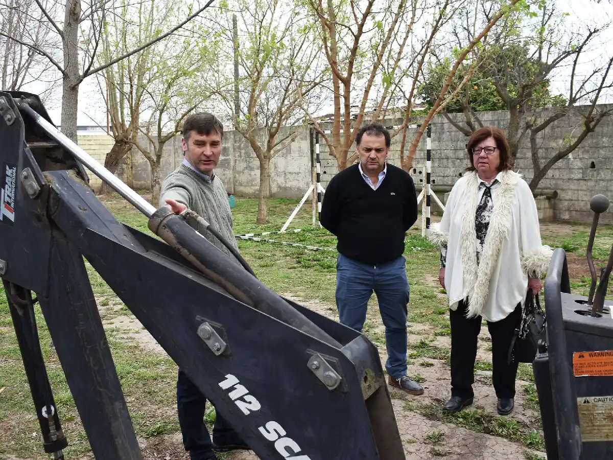 Devoto: alumnos reutilizan piezas en desuso para construir un hidroelevador   