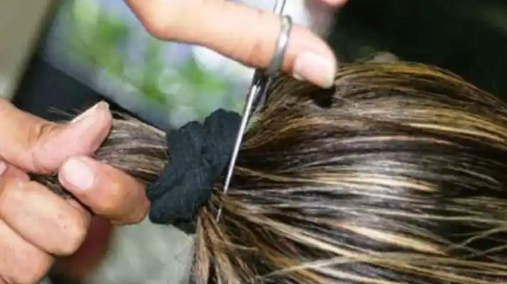 A mujer en el Zulia la DROGARON y CORTARON el cabello para comercializarlo en dólares en Colombia