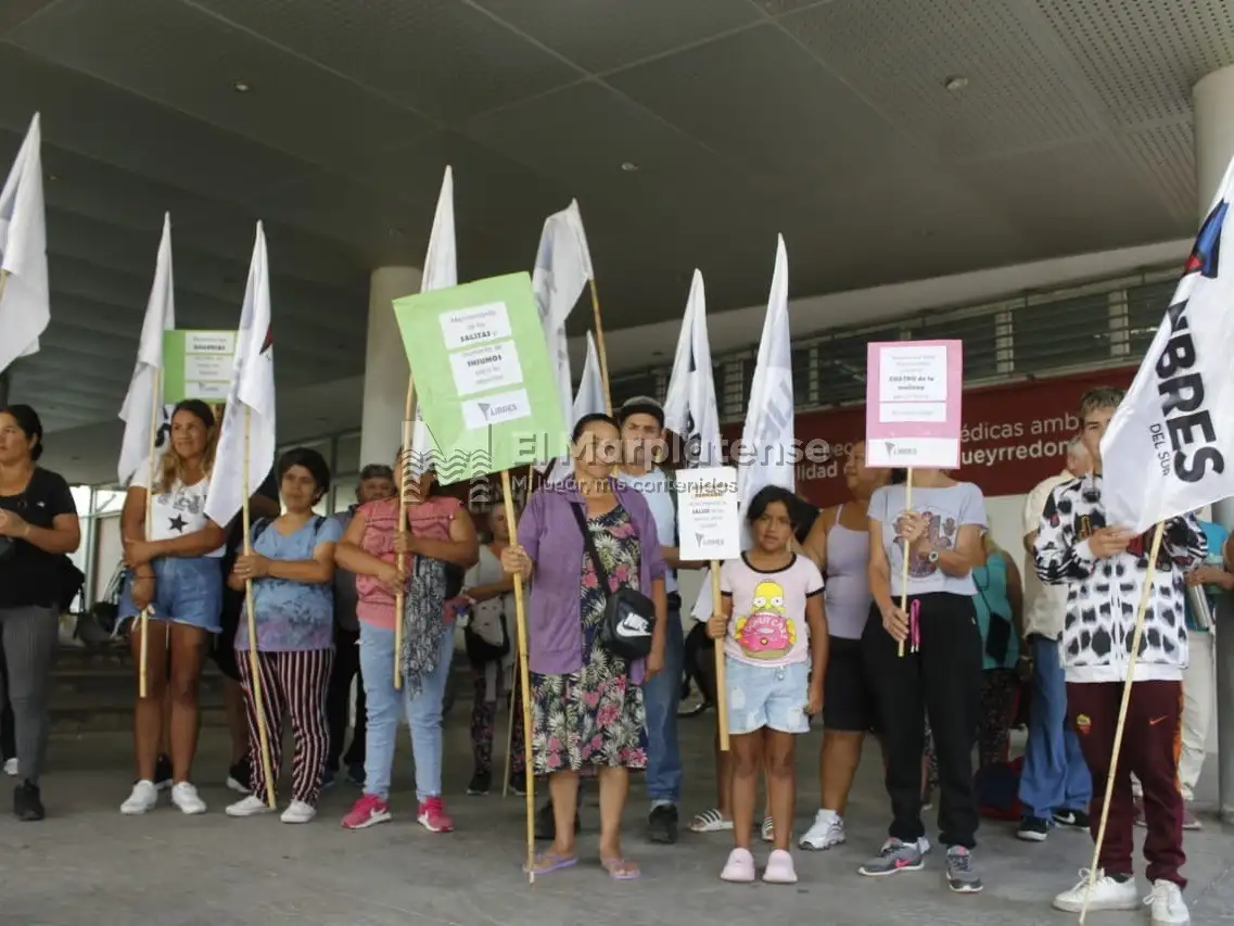 Imágenes de la manifestación en el CEMA.
