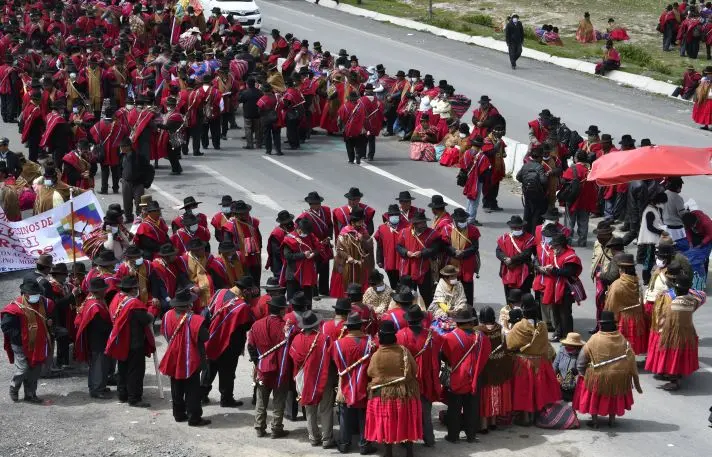Las FARC, MADURO Y EVO tras los PONCHOS ROJOS – Testigo Directo