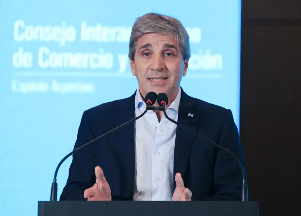 Caputo justificó la suspensión de los aumentos de tarifas: “No hay que cargar más a la clase media”