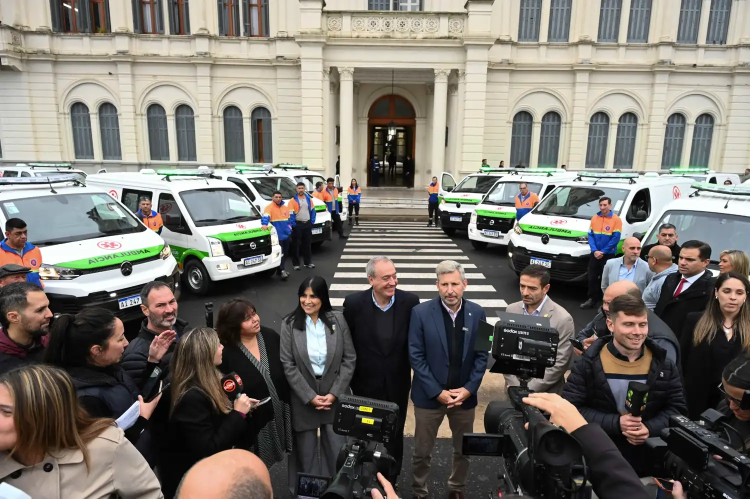 Entre Ríos incorporó 24 ambulancias, motos de emergencia y nuevo equipamiento para fortalecer la salud pública