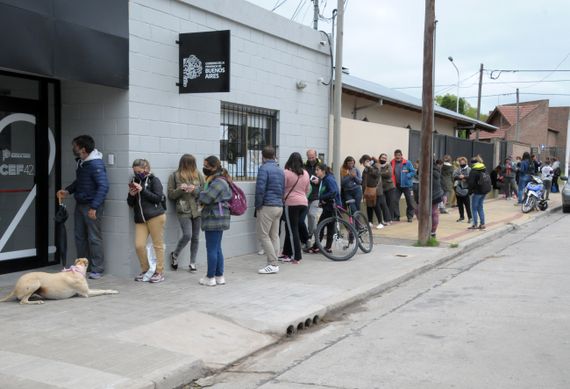 Explotó la demanda para las piletas del CEF 42 y hubo un gran malestar por el cambio en la modalidad de inscripción
