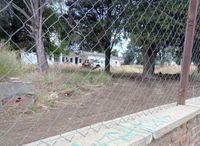 Tras reiteradas quejas vecinales, limpiaron parte del Ex Policlínico e instalarían luminarias