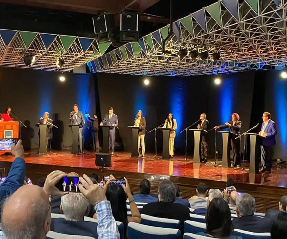 ¡HABLAN LOS CANDIDATOS! Debate entre abanderados caldea el camino a las primarias
