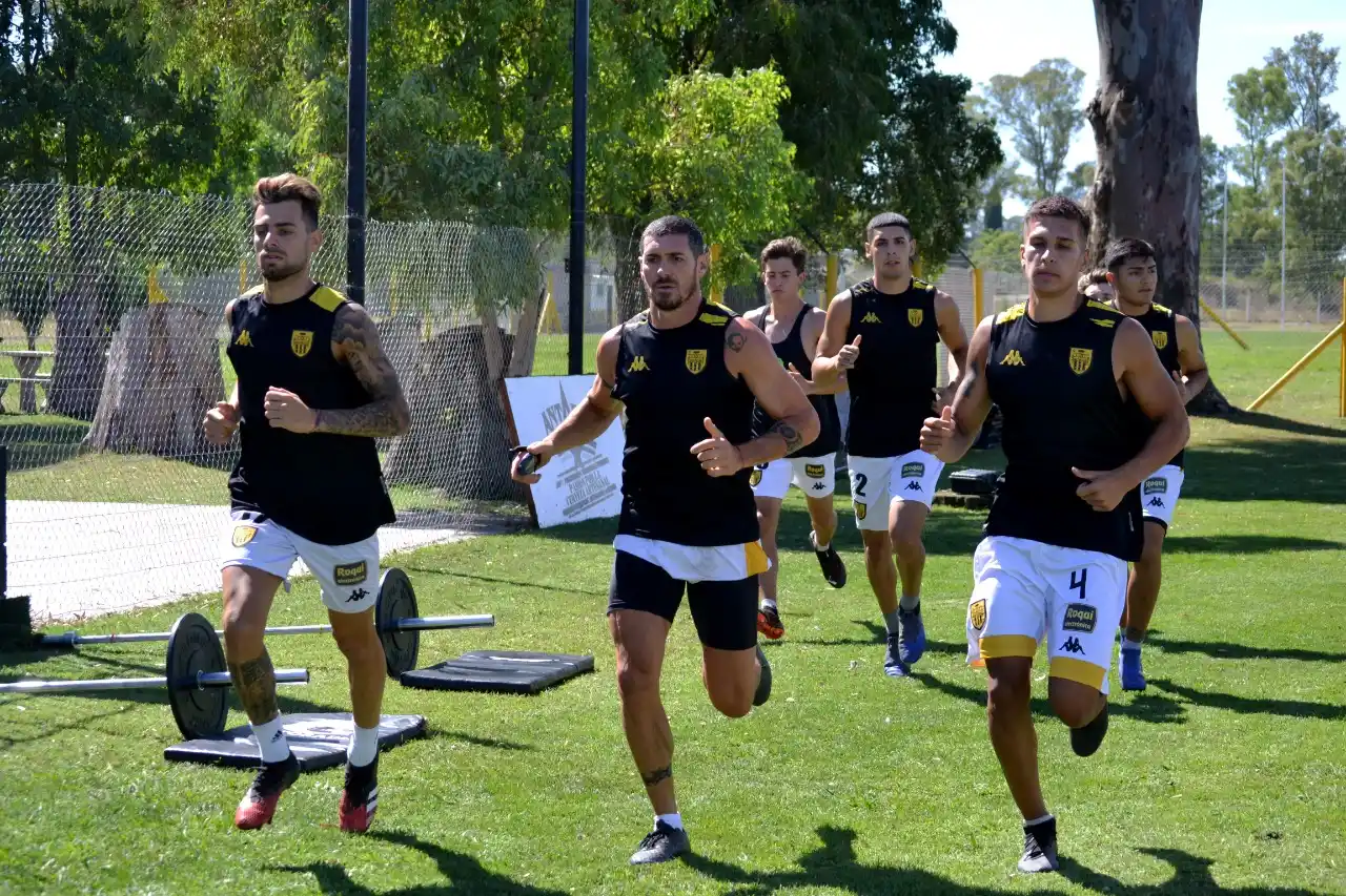 FOTO PRENSA SANTAMARINA Requena, Barsottini y Ridao; en la primera práctica del año.