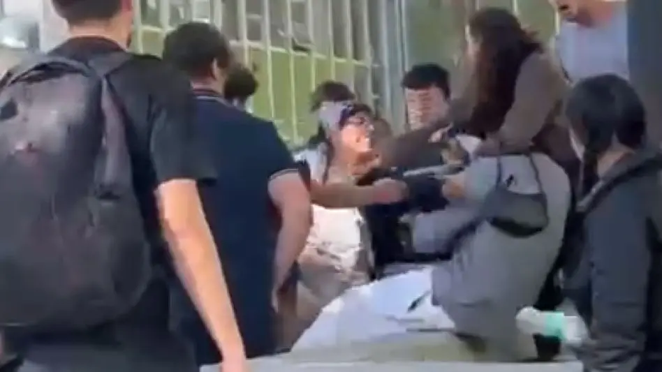 Denuncian una "violenta agresión" a militantes de La Libertad Avanza en la UNMDP