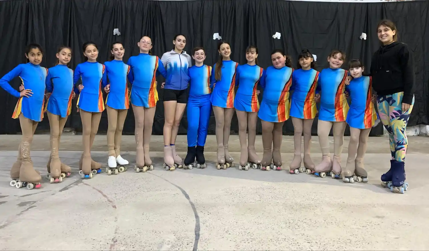 El Club Colegiales lleva 13 patinadoras y patinadores al torneo regional en Laprida