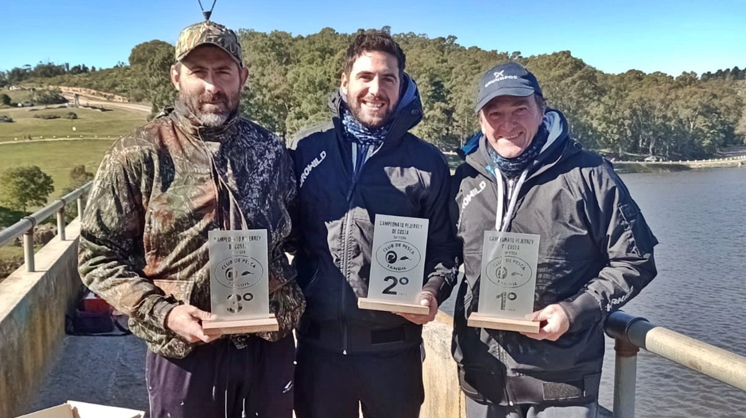 Vaquero, Ezequiel Vélez y Walter Vélez.