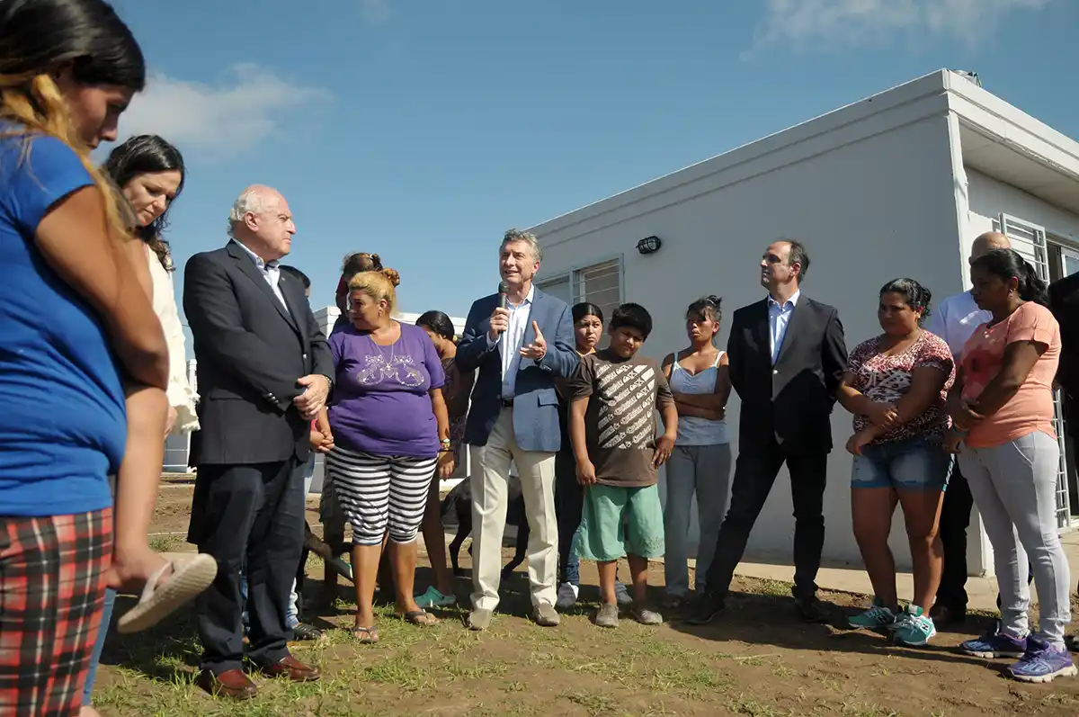 Lifschitz y Corral firman convenio para obras en barrio Jesuitas