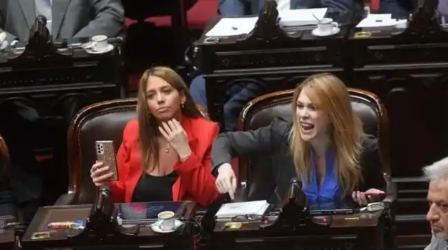 Tras la caída de la Ley Ómnibus, el oficialismo acusó de "extorsionadores" a los gobernadores