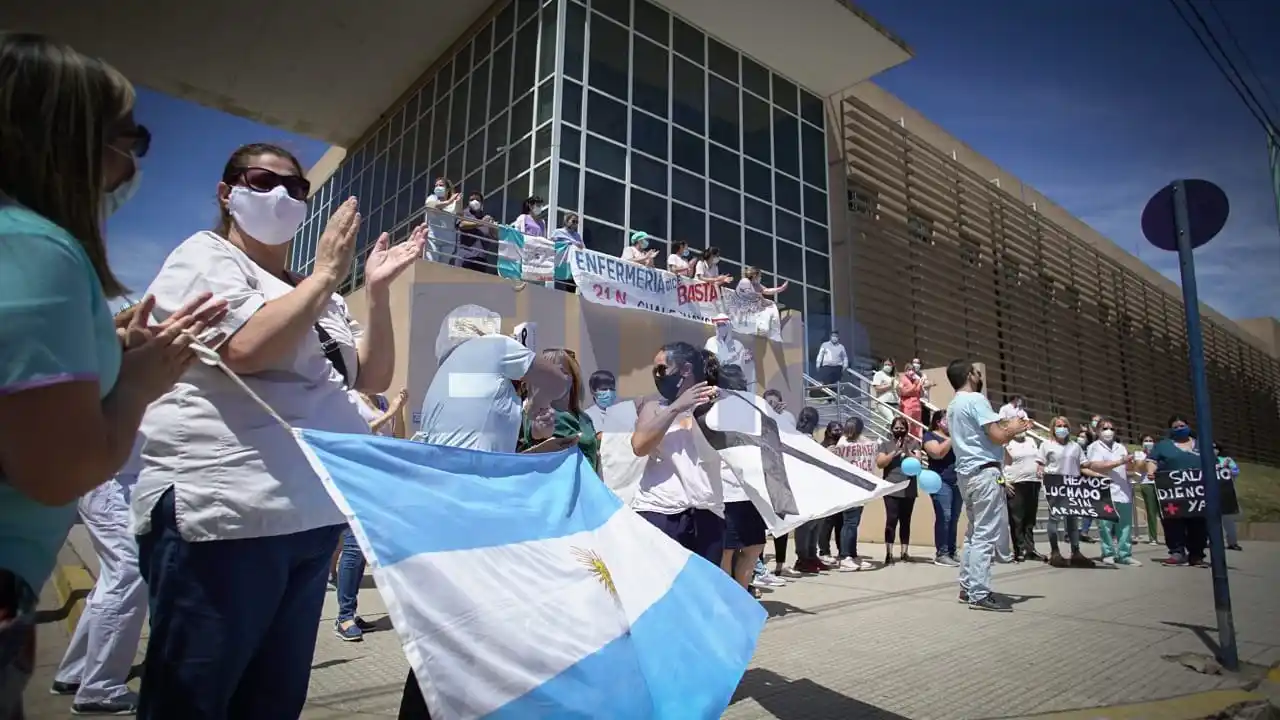 Enfermeras y enfermeros de la ciudad reclaman mejores condiciones laborales