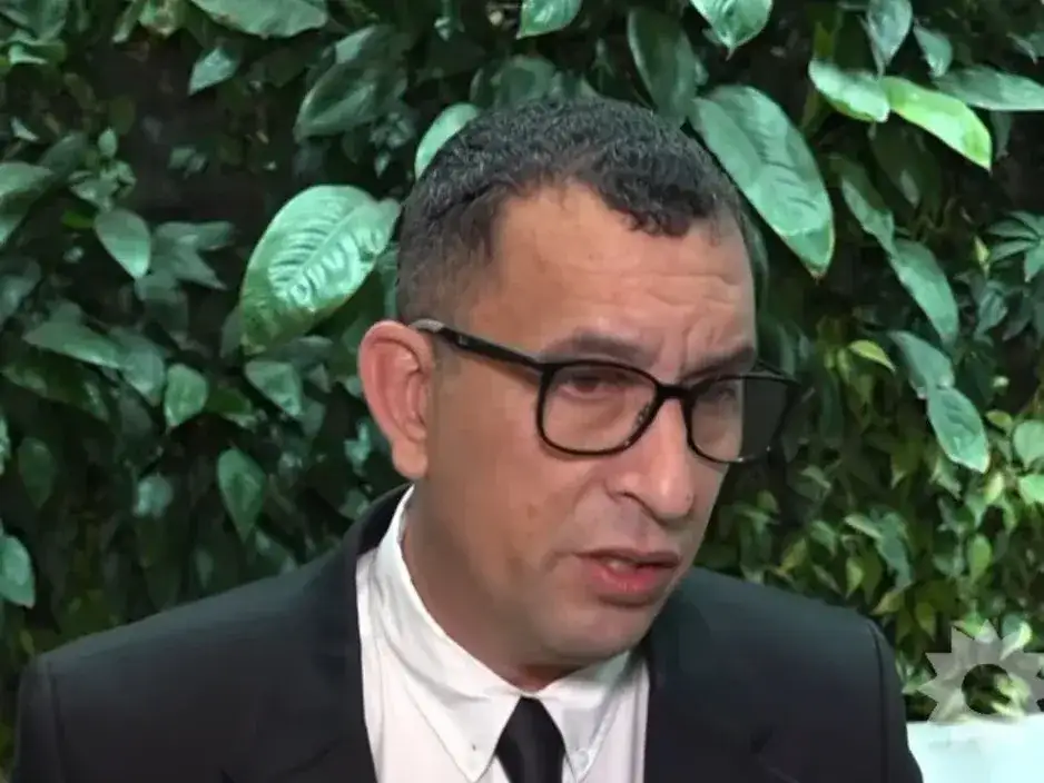 Martín Leiro, defensor de Alan Cañete.