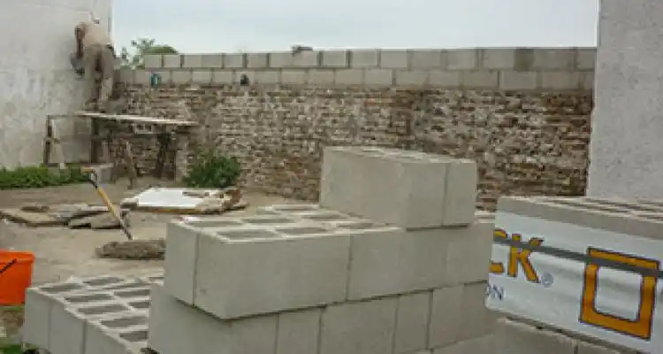 Trabajan para aumentar la seguridad en el cementerio