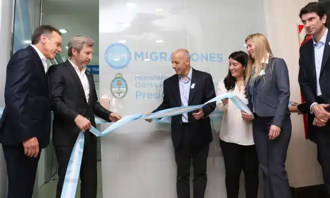Frigerio y Ducoté inauguraron una oficina de migraciones en Pilar