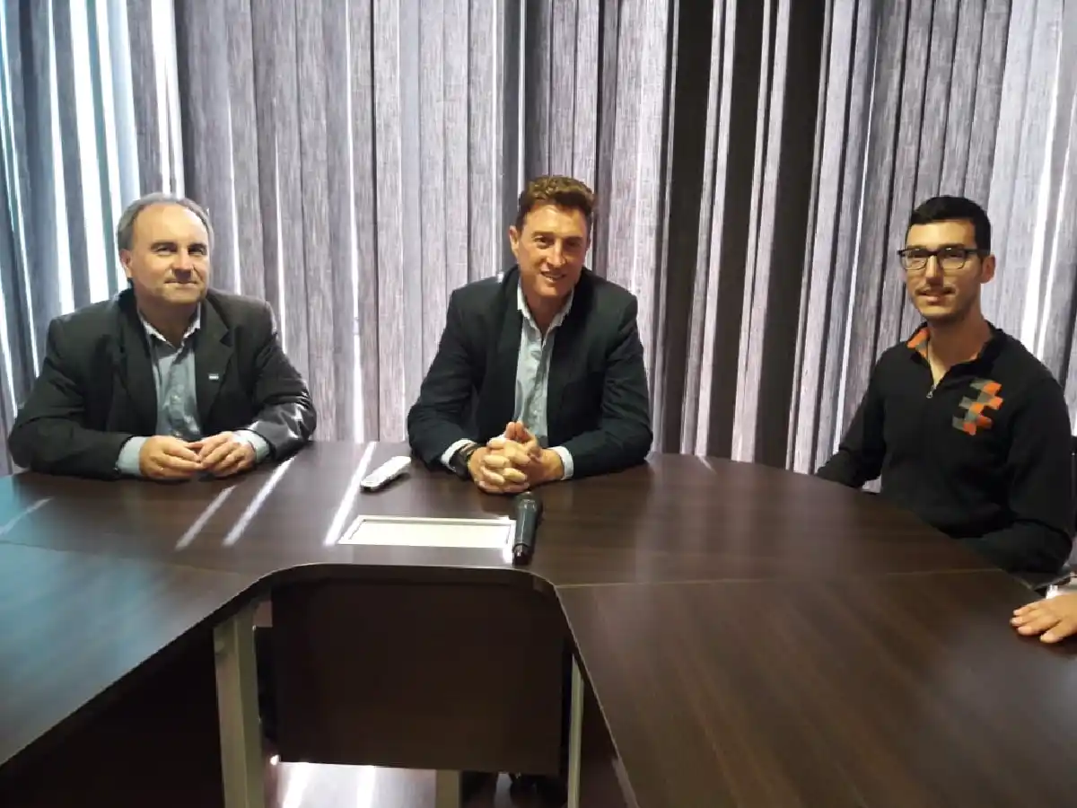 Distinguieron a ingeniero de la UTN local como  "Egresado sobresaliente"