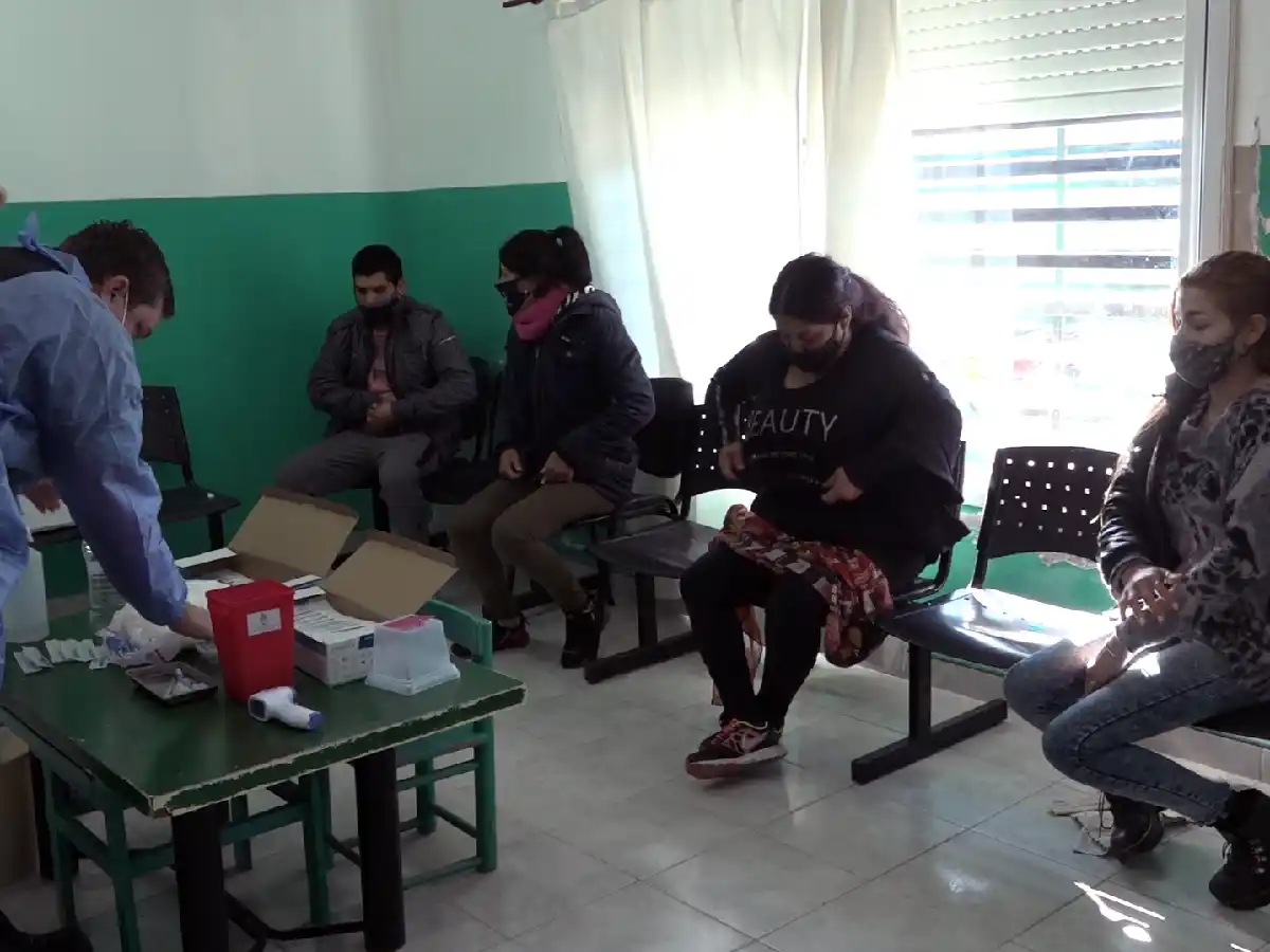 Las vacunas llegaron a los barrios como un “rayo de esperanza para volver a la normalidad”