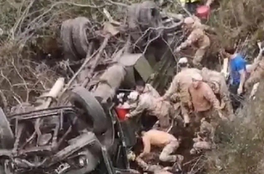 Volcó un camión con soldados en San Martín de los Andes y confirman que hay víctimas fatales
