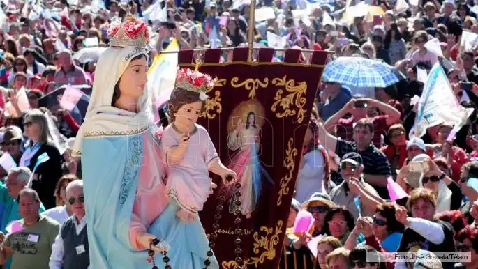 Una multitud celebró el 33 aniversario de la virgen del Rosario