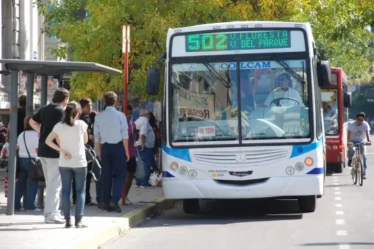 Transporte en el interior: advierten que las subas no alcanzan a aliviar la crisis