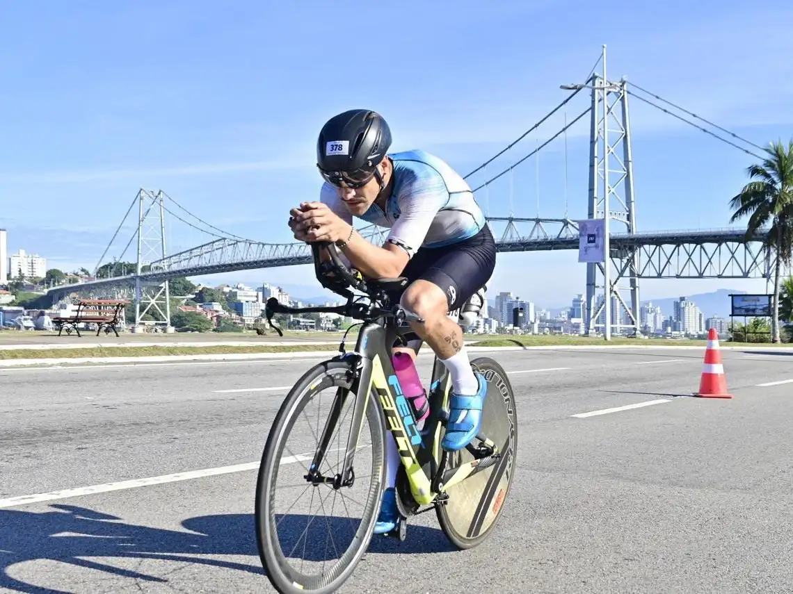Gonzalo Acosta tras correr su primer Ironman: una hazaña de fortaleza mental en Florianópolis