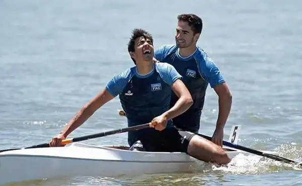 Gran desempeño de los palistas del Regatas en el Sudamericano en Tigre