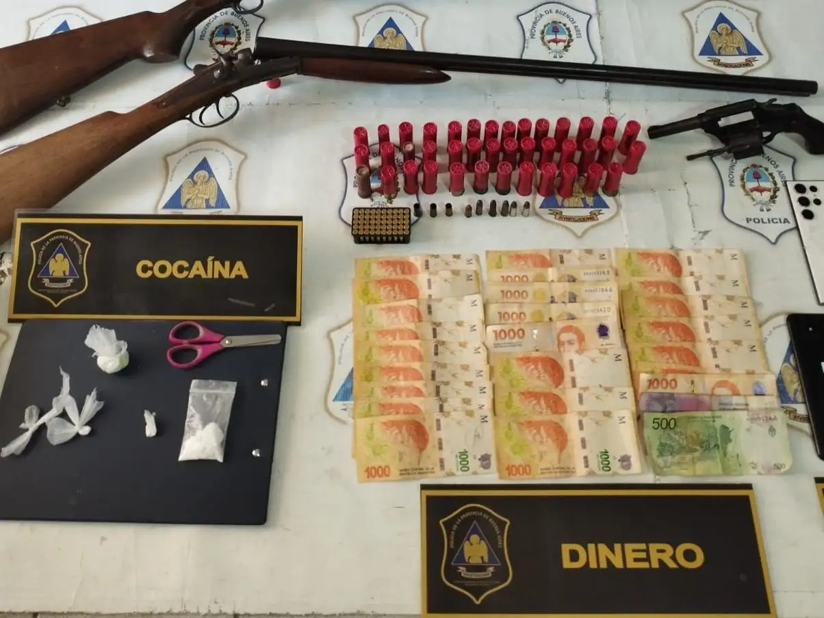 Secuestro de cocaína, armas, proyectiles y dinero