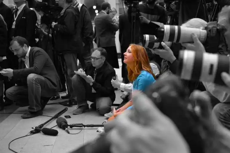 Inequidades, estereotipos y desigualdad en el acceso laboral en los medios 