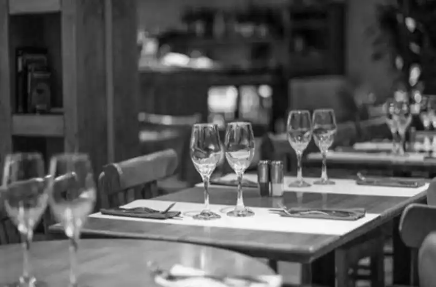 La advertencia de gastronómicos antes del retroceso de fase: «Si vamos a cerrar, necesitamos ayuda»