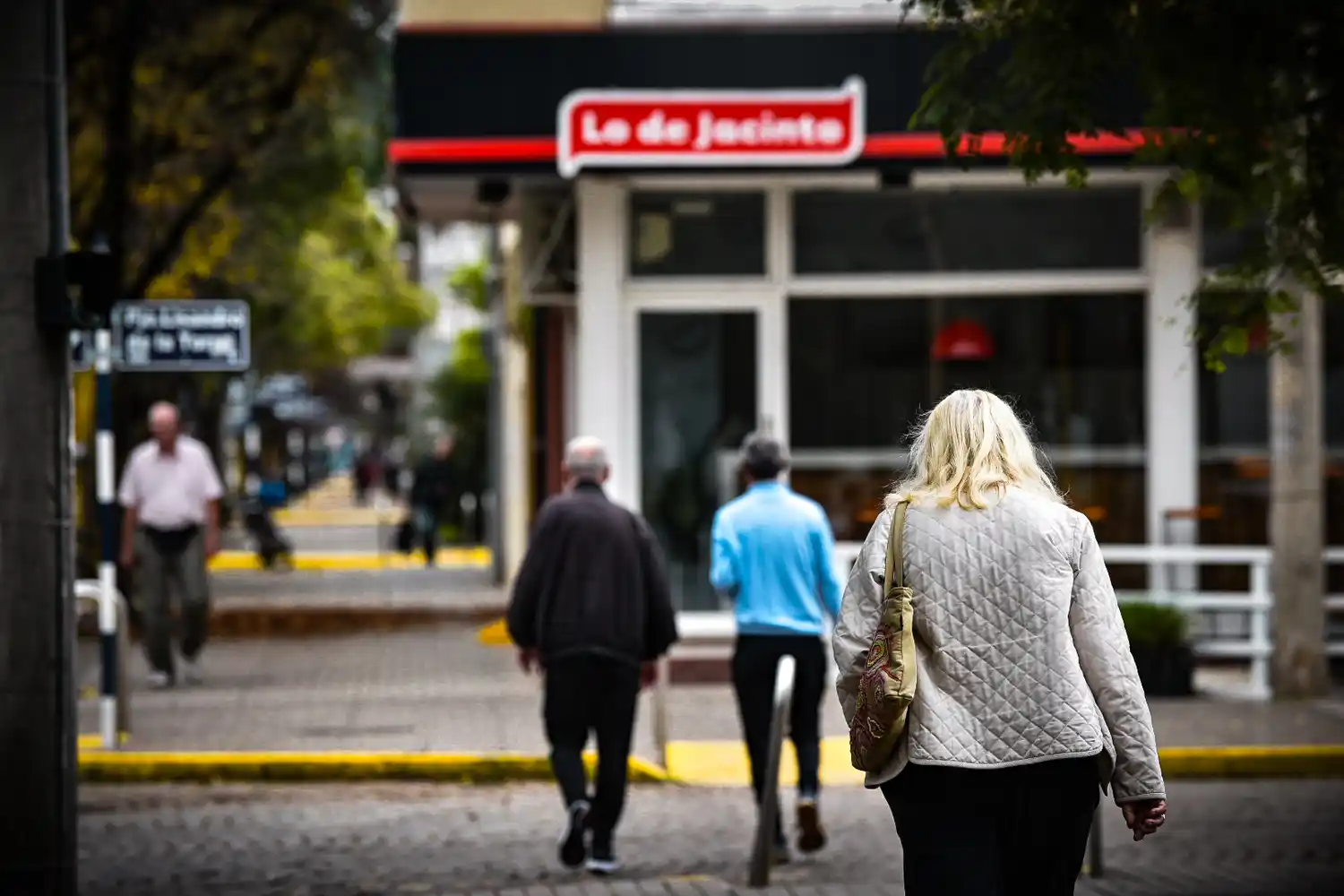 La temperatura mínima fue de 12 °C.